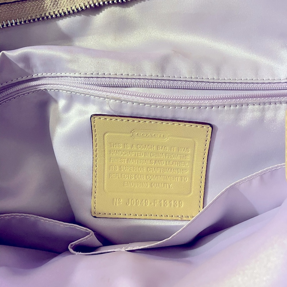 Purse - Picture 3 of 4